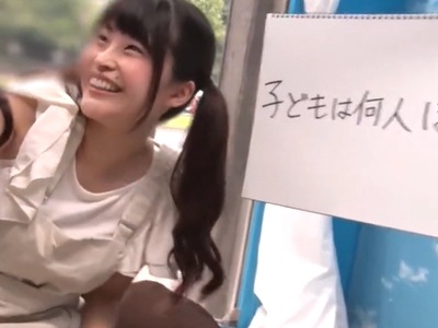 「子供は2人くらいほしい///」ツインテロリの美少女がエッチな質問に答えながらいきなり挿入顔射