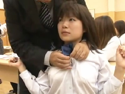 時間停止能力を得た鬼畜教師が教え子に強引に中出しハメ