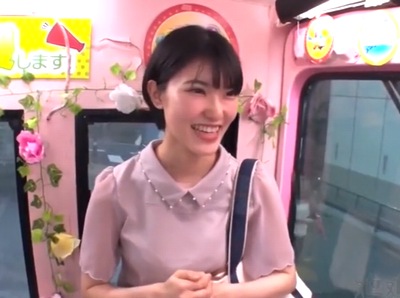 「出ちゃう…オシッコぉ！」耐えられなくなったアイドル顔JDが赤面→大量中出しに唖然ｗ