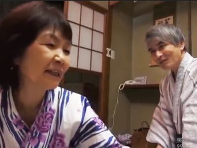 熟年夫婦が温泉旅行でかつてを思い出して熱く燃え上がる‥ｗ