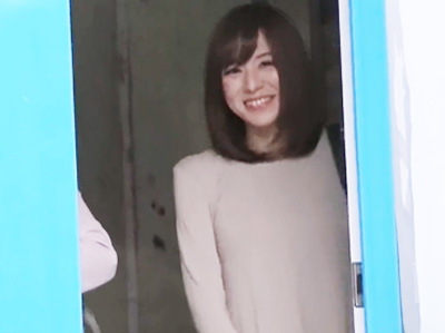 「え～本当にするんですか？ｗ」デカマラ見せつけられて赤面しながらも大量潮吹きで初不倫ｗ