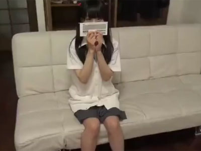 「えぇ‥撮ってるのぉ？ｗ」ロリ美少女を説得して何とか中出しハメ撮り成功