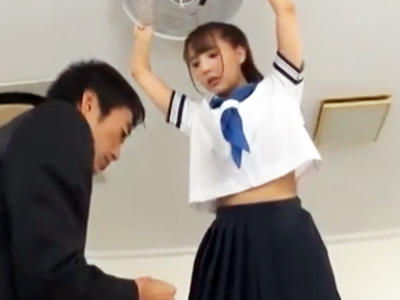 可愛い教え子のが制服からピンク乳首が丸見えｗ→職員室で制服着衣のまま濃厚パコ