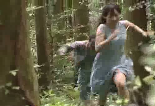 飢えた野獣男が山奥に美女を拉致して逃げるところを追いかけ中出しレイプ！