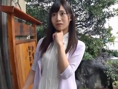 清楚な黒髪美女との混浴で勃起を抑えられず挿入→そのまま生中出し決行