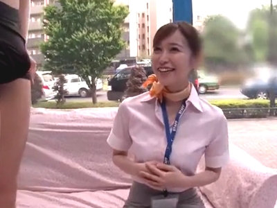 「え？出ちゃった！？」母性本能MAXのCAさんが童貞君を騎乗位筆おろし