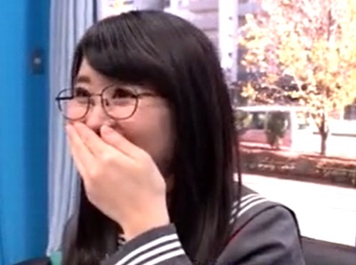「本当に見えてないんですね…」地味系めがねのJKがMM号へ→初めて性の快楽に目覚めて大量顔射