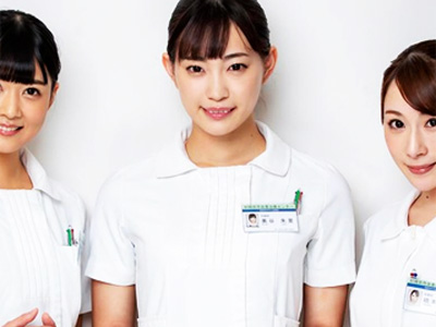 射精したくて我慢できない絶倫おち●ぽをサポートしてくれるナース達