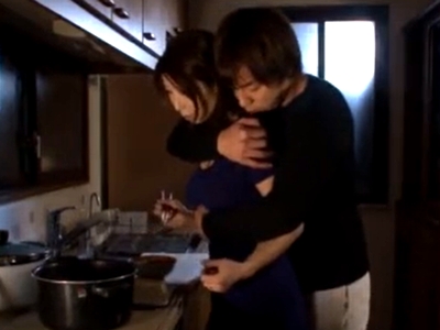 「ようやく誘ってくれた…」義弟に求められて全力で答えてしまうNTR不倫