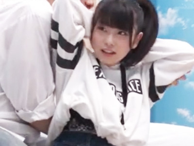 「え？聞いてないです‥」ロリ巨乳JDにエロマッサ敢行して強制ハメ！