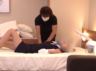 仕組まれた媚薬レイプ！美人CAさんが火照る発情を抑えきれなくなって首絞めパコ