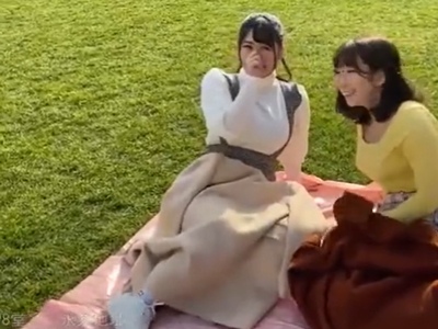 「え…なにこれ？笑」いきなりのナンパに戸惑いながらも中出し乱交しちゃう極上素人2人組