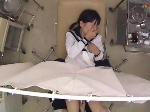 産婦人科に診察に来た美少女JKが悪徳医師にパイパンマンコに中出しレ●プされまくるｗ