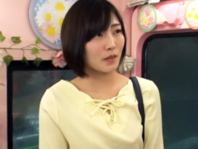 「こんなおっきいの挿入るかな‥」美人JDに素股を頼みヌルッと挿入→デカチンセックスでイキ狂うｗ